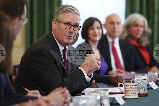 Британският премиер Стармър разкритикува "политиката на изкуствено насаждане на недоволство" на партията на Фараж 