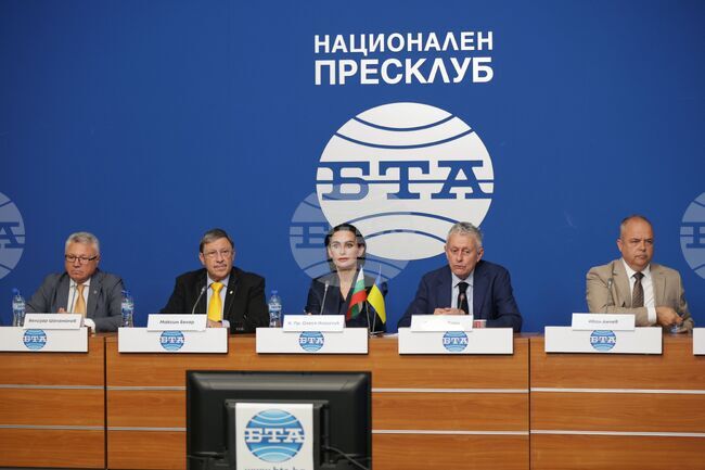 За да усетиш една война, трябва да бъдеш на място, казаха участници в делегация, посетила Киев