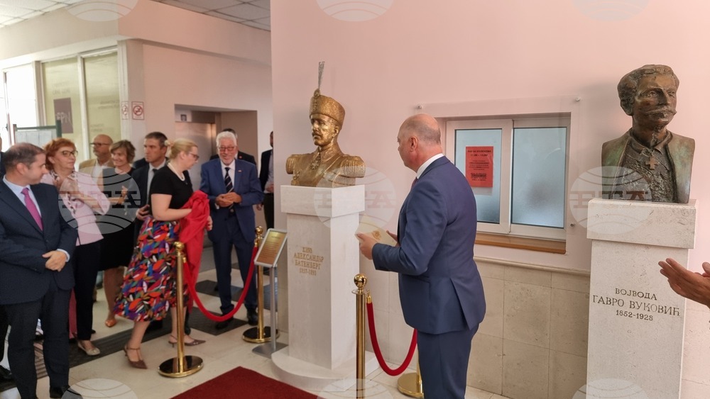 Черна гора - Подгорица - Росен Желязков - бюст-паметник - откриване