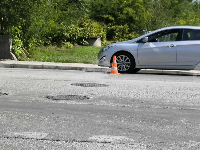 Водачка на тротинетка на 63 години е пострадала след удар с лек автомобил във Велико Търново