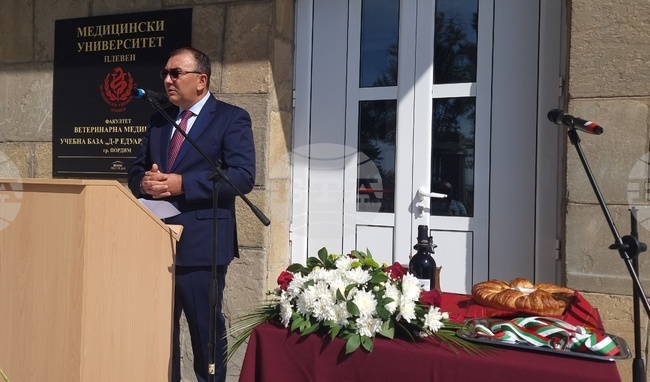 Откриването на факултета по ветеринарна медицина е исторически момент за цяла Северна България, каза ректорът на Медицинския университет в Плевен