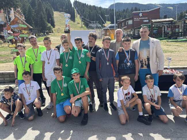 Шах успехи – Сините Камъни