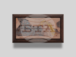 Британският артист Чарли Уорд открива изложба за рушащите се сгради в София. Снимка: Организаторите