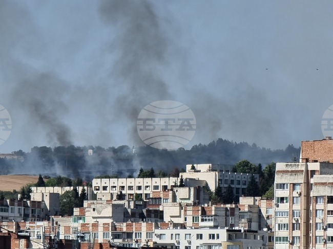 Локализиран е пожарът в района на Националния военен университет “Васил Левски“ във Велико Търново