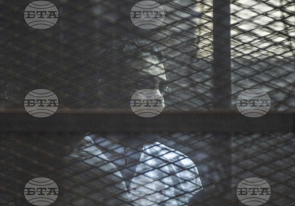 Египетските власти отмениха забраната за пътуване на активиста Аля Абдел Фатах