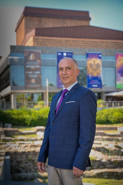 Диригентът Владимир Бошнаков е временно изпълняващ длъжността директор на Старозагорската опера