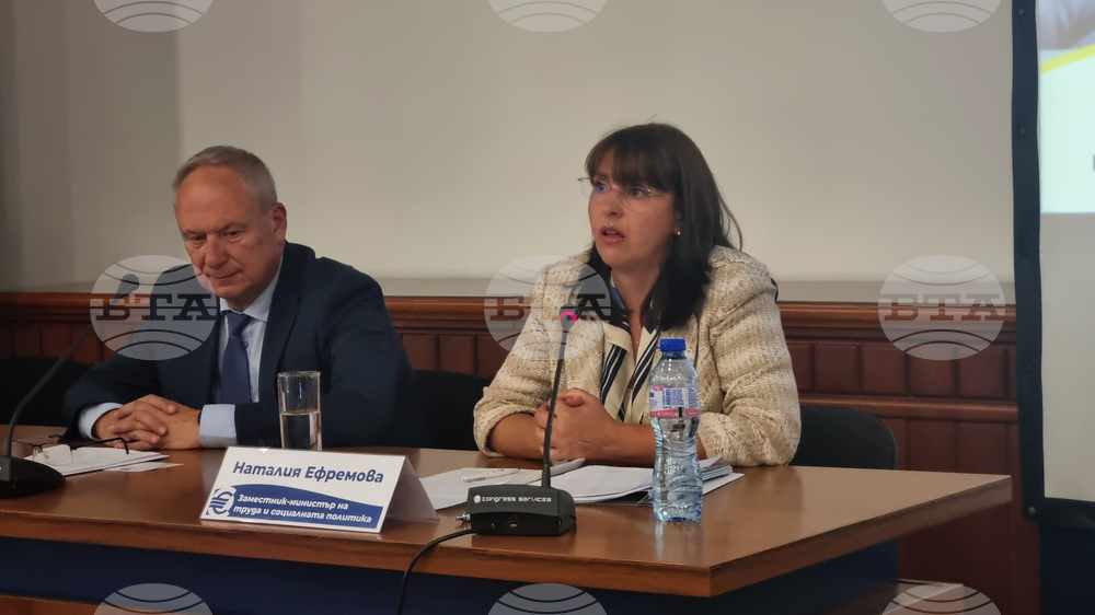 Въвеждането на еврото не налага преподписване на трудовите договори, каза зам.-министър Наталия Ефремова в Търговище