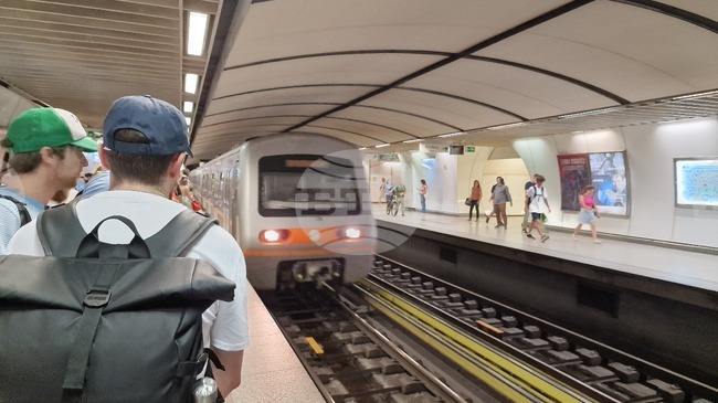 Предупредителна стачка на метрото и трамваите в Атина ще се състои в ранните часове на събота 