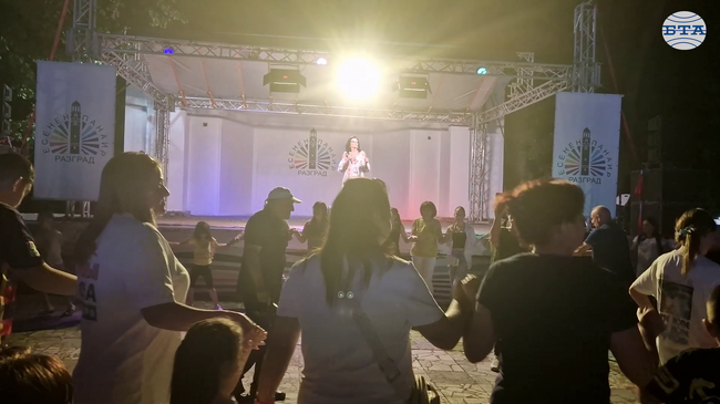 С български хора и песни тази вечер бе открит традиционният есенен панаир в Разград