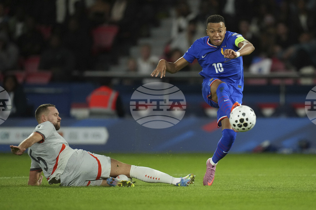 Килиан Мбапе има малък проблем, който не му пречи да играе, каза селекционерът на Франция Дидие Дешан