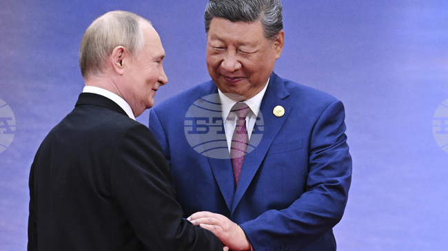 Си Цзинпин и Владимир Путин си размениха поздравления по случай Нова година