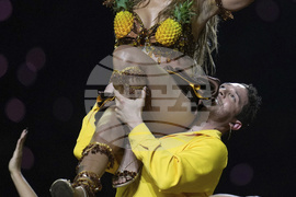 Top Vertical Photos Photo Gallery