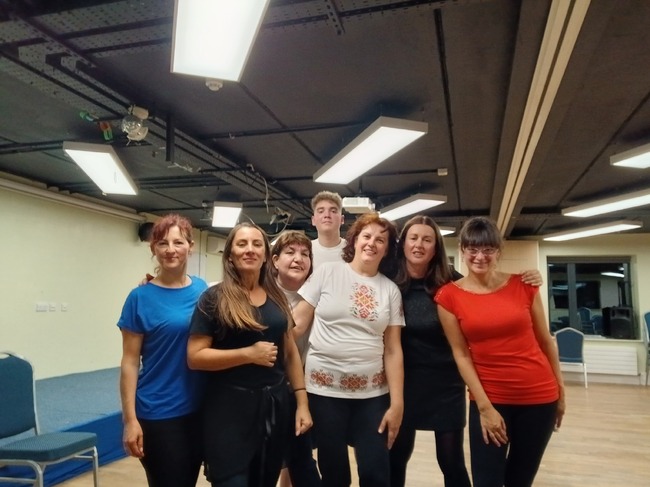 Танцовият състав „Багри“ в Дъблин постави начало на първия си творчески сезон 