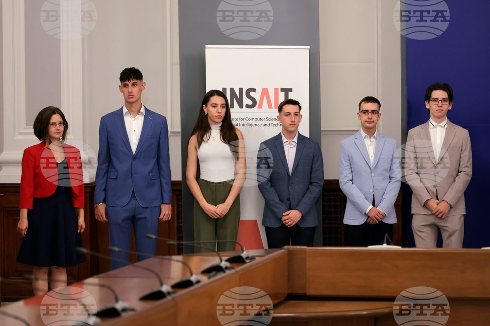 PM Zhelyazkov Thanks INSAIT Scholarship Recipients for Staying in Bulgaria