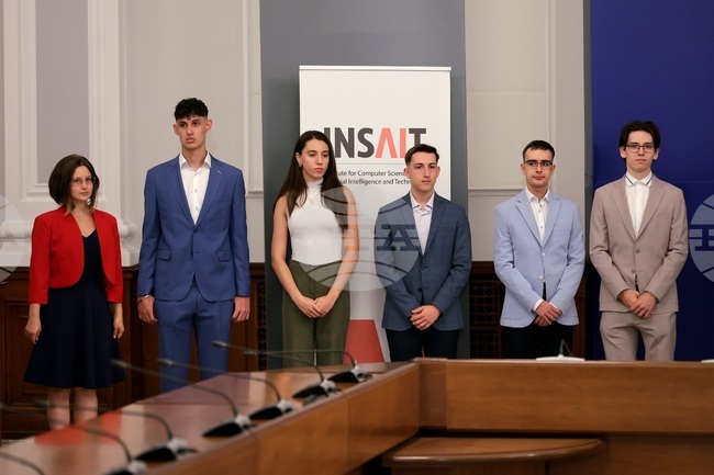 PM Zhelyazkov Thanks INSAIT Scholarship Recipients for Staying in Bulgaria
