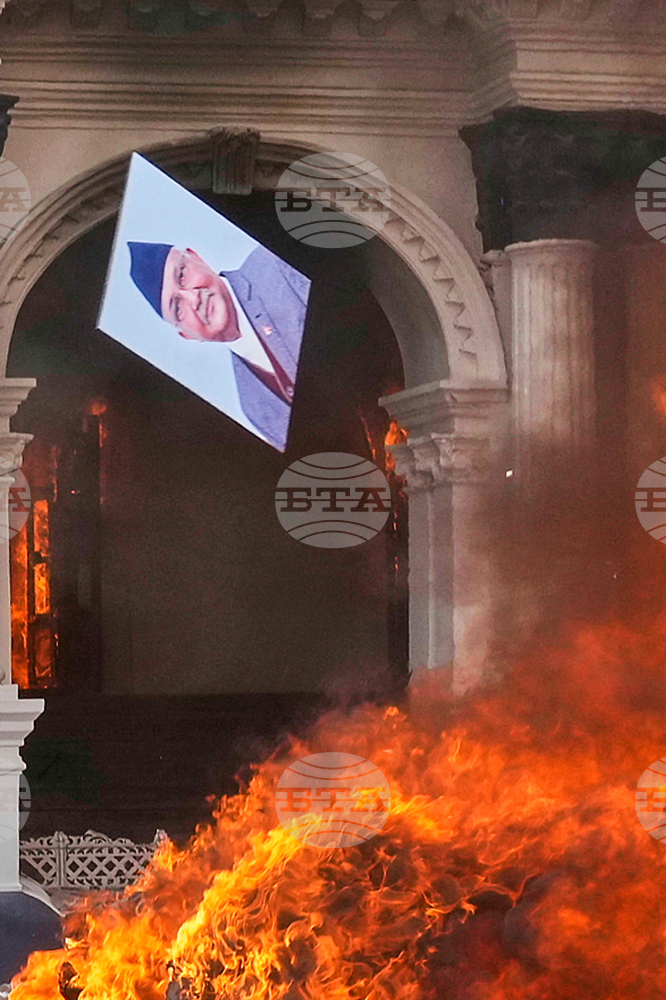 Броят на загиналите в протестите в Непал достигна 25 души