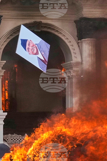 Броят на загиналите в протестите в Непал достигна 25 души