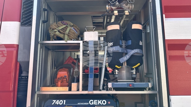 Три автомобила са изгорели, а четвърти е частично засегнат от огъня при пожара в старозагорското село Преславен