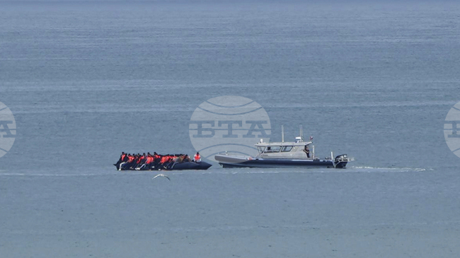 Повече от 41 000 души са прекосили Ламанша с малки лодки от началото на годината, сочи най-новата статистика