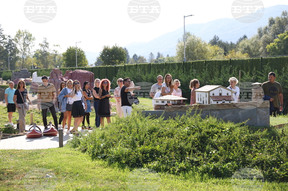 Правец - Парк-музей на открито Bulgaria Land