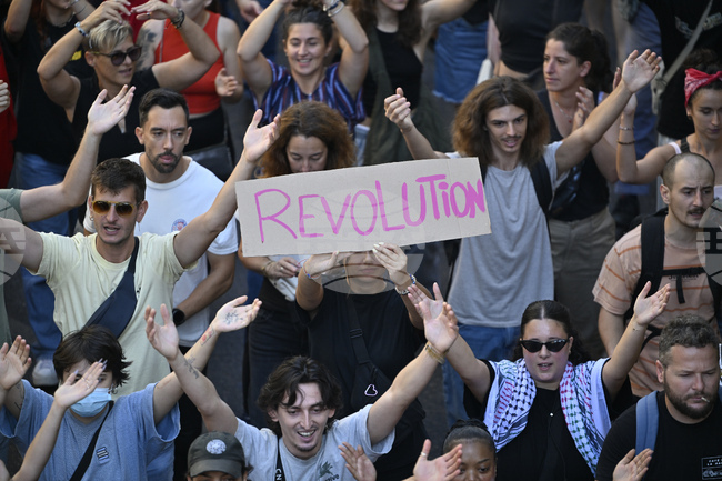 200 задържани в цяла Франция в деня на мобилизация срещу управляващите