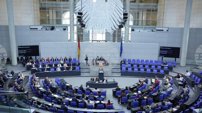 Германската крайна десница е обвинявана от германски парламентаристи, че има в лоното си "спяща проруска клетка"