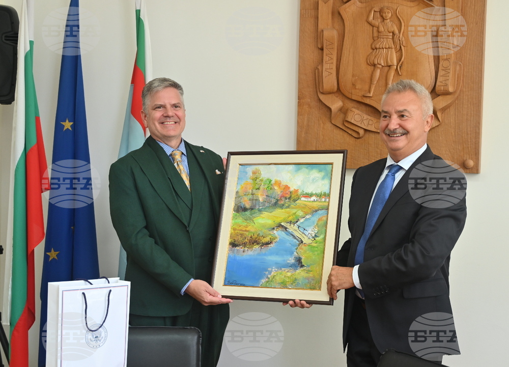 Временно изпълняващият длъжността посланик на САЩ в България Мартин Макдауъл посети Монтана и разговаря с кмета Златко Живков