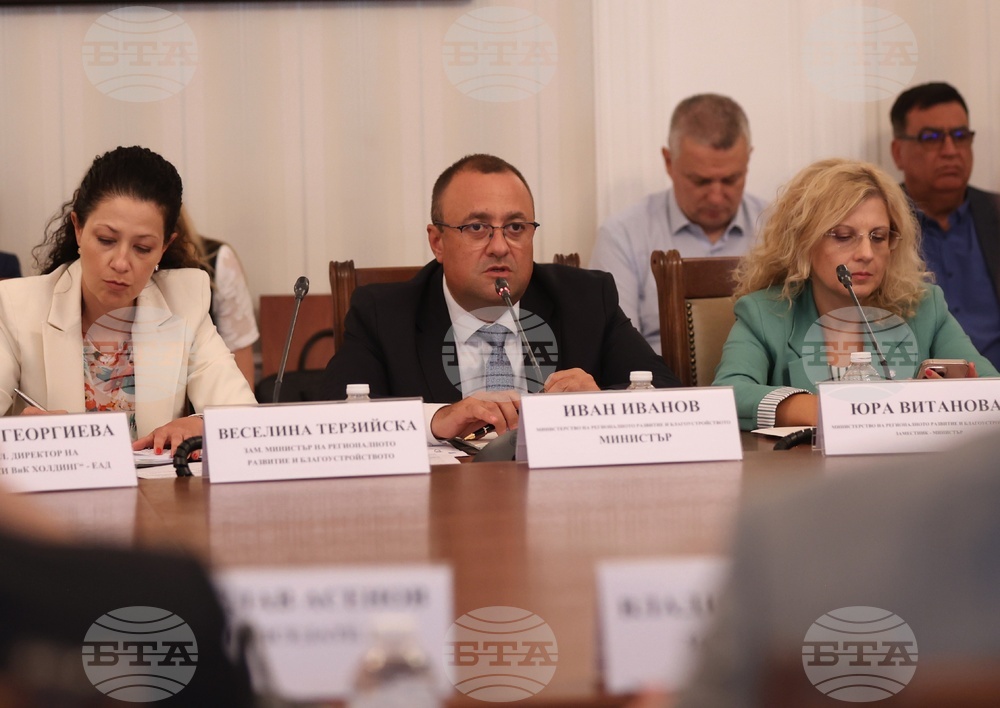 От края на април по общинската инвестиционна програма са разплатени 415 млн. лева, съобщиха от МРРБ в Народното събрание