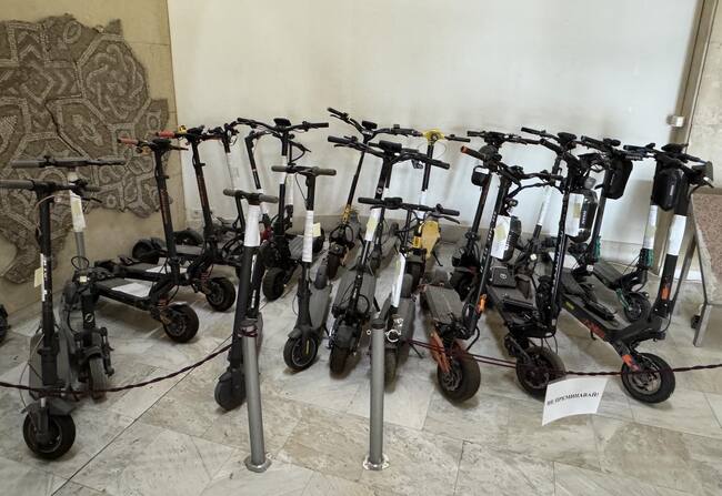 Община Стара Загора стартира процедура по връщане на задържаните електрически тротинетки, засиленият контрол остава