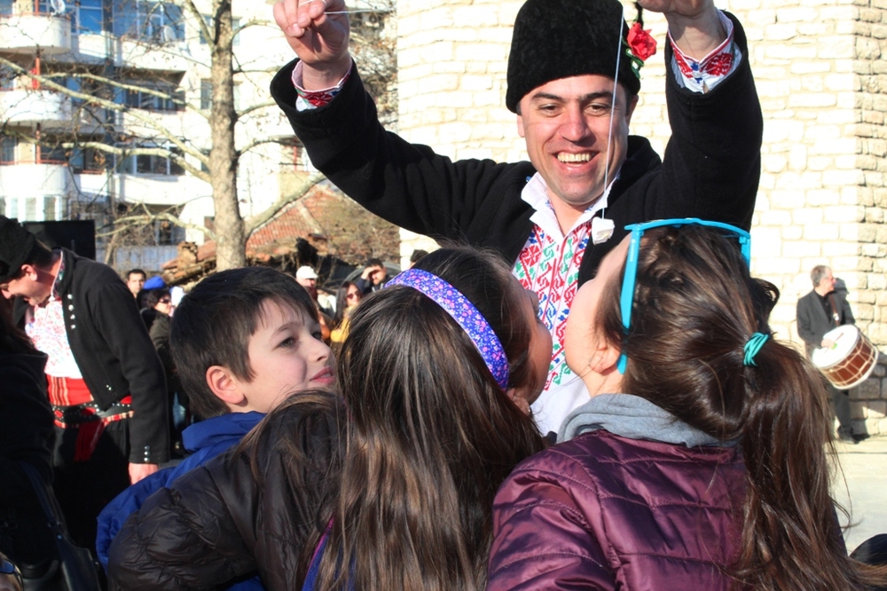 Община Добрич: Възстановка на традиционни обреди и обичаи на Сирни заговезни