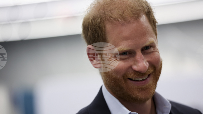 Принц Хари сподели в есе, че „шегите“ са това, което харесва в британската култура