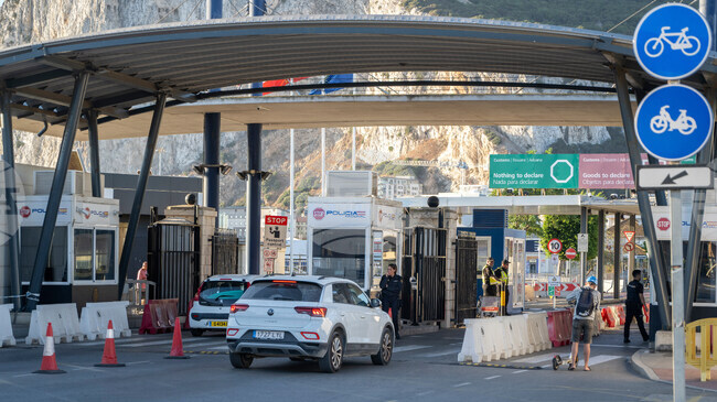 Свободното движение на хора и стоки между Гибралтар и Испания се запазва, съгласно проектоспоразумение между Лондон и ЕС