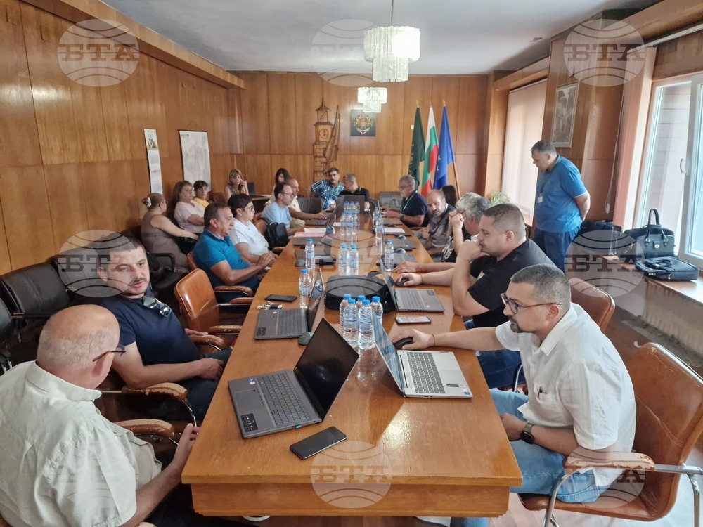 Общинските съветници в Елена одобриха предложенията за финансиране на няколко маломерни и слети паралелки в пет общински училища