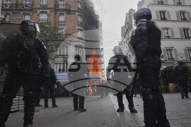 France Block Everything