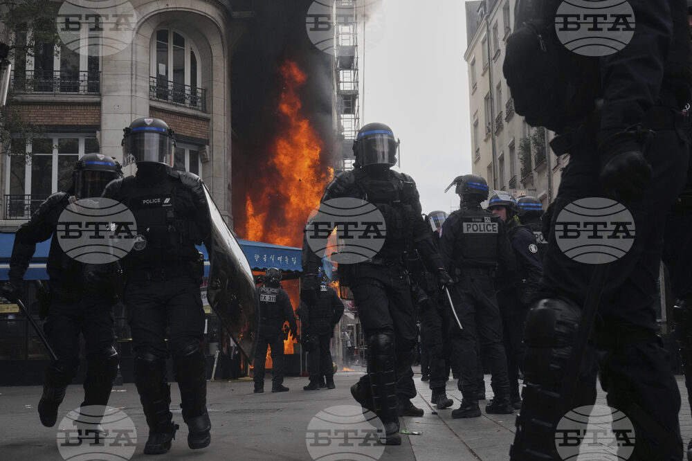 APTOPIX France Block Everything