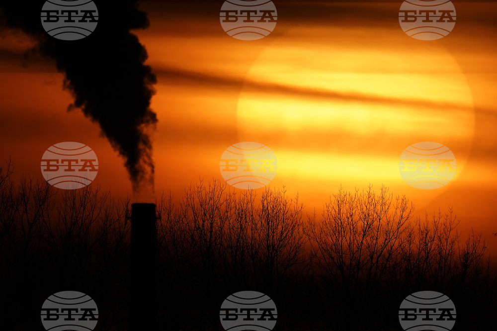 ЕС подкрепи с компромиси целта за намаляване на емисиите с 90 процента до 2040 г. 