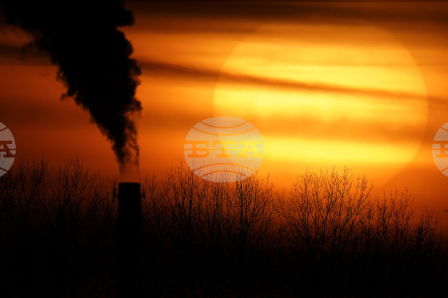 ЕС подкрепи с компромиси целта за намаляване на емисиите с 90 процента до 2040 г. 