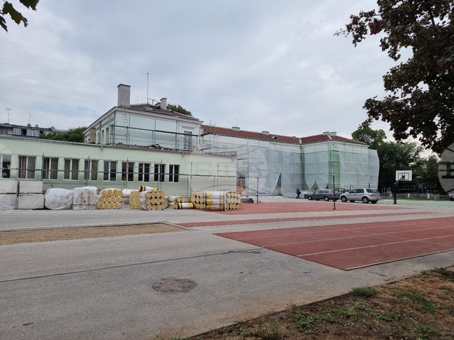 Учениците от основно училище в Русе ще учат в други учебни сгради заради ремонт 