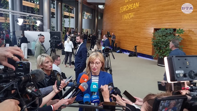 Европа трябва да бъде по-бърза, по-умна и да мисли повече за себе си, заяви еврокомисарят Екатерина Захариева пред български журналисти