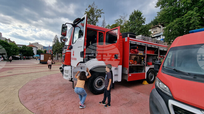 Пожарникари и доброволци в Смолян ще получат ново оборудване по европроект