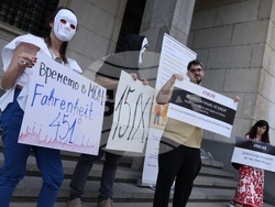 София - „Училището не е църква, нито джамия!“- протест