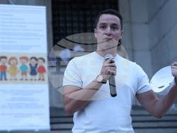 София - „Училището не е църква, нито джамия!“- протест