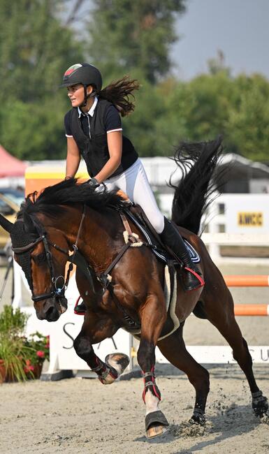 БФКС: Силно представяне на българските ездачи на Балканиадата по прескачане на препятствия в Белград