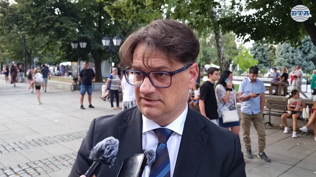 Повод да дойде в Русе човек винаги има, особено ако е свързано с изкуството, каза министър Мариан Бачев