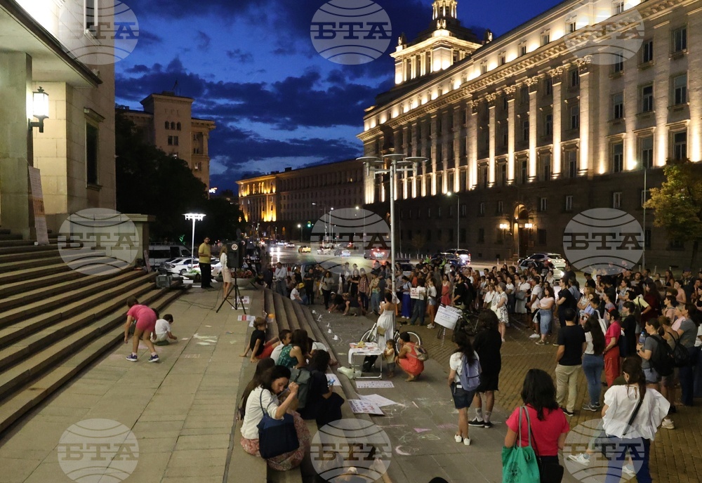 София - „Училището не е църква, нито джамия!“- протест