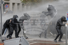 APTOPIX France Block Everything