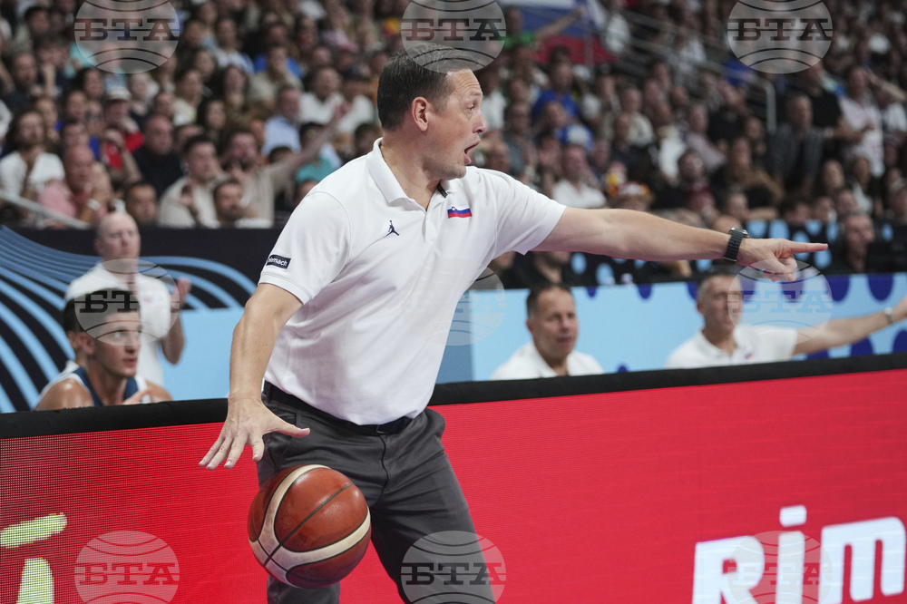 Селекционерът на Словения Александър Секулич и ветеранът Клемен Препелич с критики след отпадането на четвъртфиналите на Евробаскет 2025