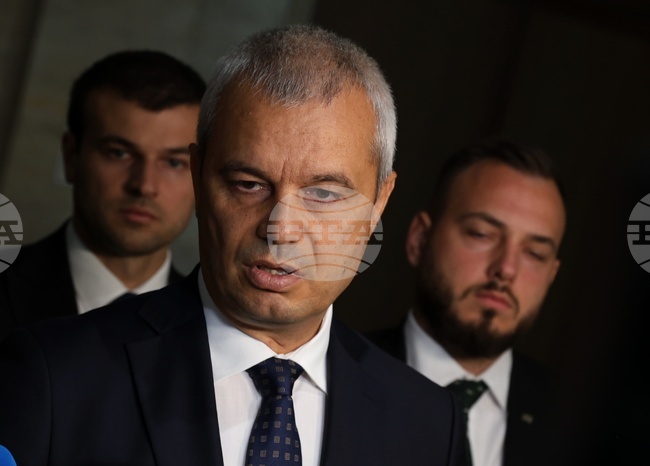 С писмо към ПП-ДБ, АПС и МЕЧ ще поискаме необходимите ни пет подписа, за да внесем нашия вот на недоверие, каза Костадин Костадинов 