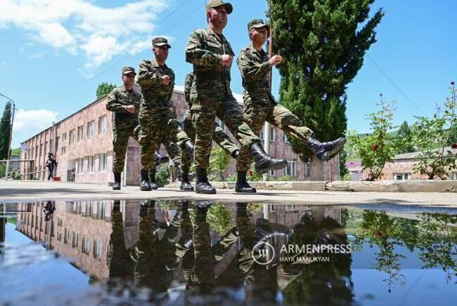 АРМЕНПРЕС: Армения планира намаляване на продължителността на задължителната военна служба