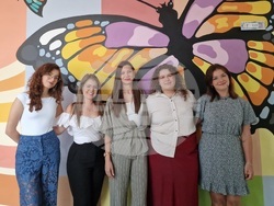 Велико Търново -  Средно училище „Емилиян Станев“ - стенопис - откриване